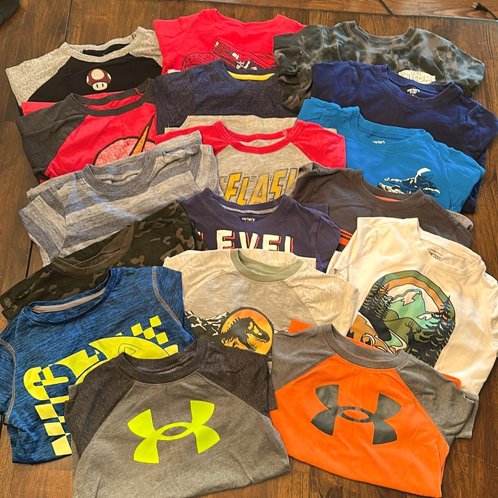 Bundle of 17 Boys Long Sleeve Tees, Size 6/7